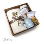 Warm and cozy gift box dandelion mug