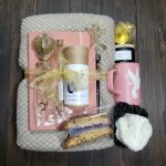Hummingbird mug with wheat blanket, tea gift box